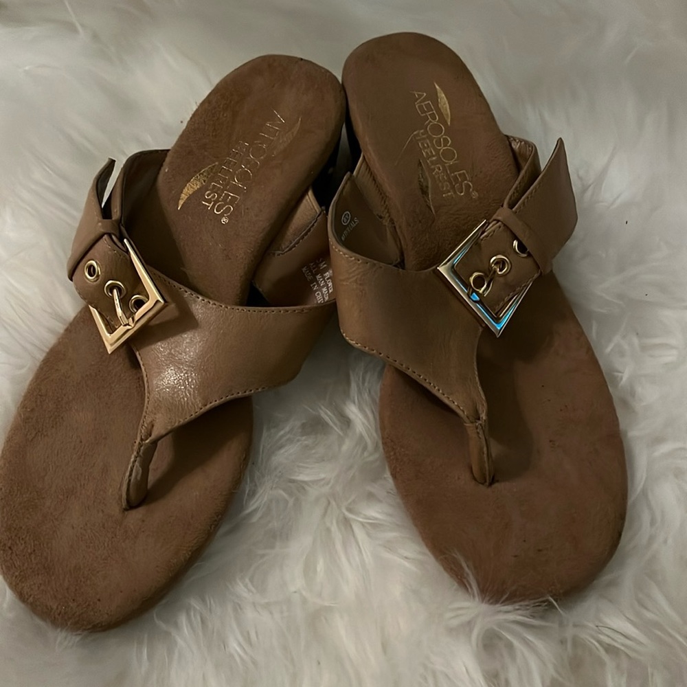 AEROSOLES WEDGE SANDALS